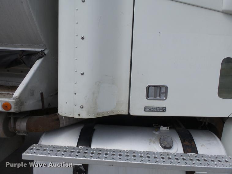 image for item DB7144 2000 Freightliner Century Class feed truck