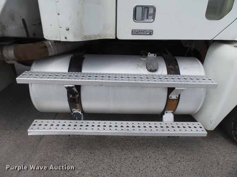 image for item DB7144 2000 Freightliner Century Class feed truck