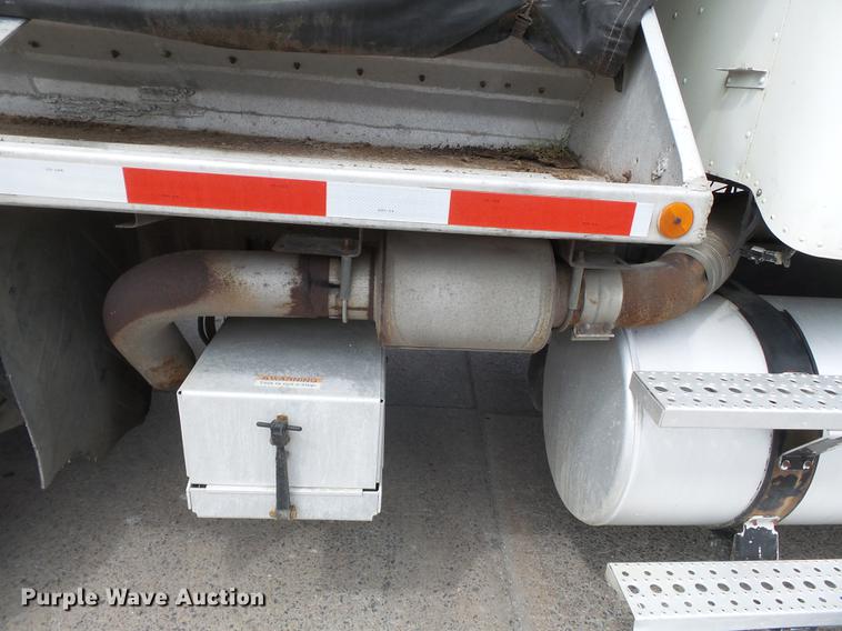 image for item DB7144 2000 Freightliner Century Class feed truck