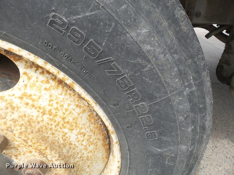 image for item DB7144 2000 Freightliner Century Class feed truck