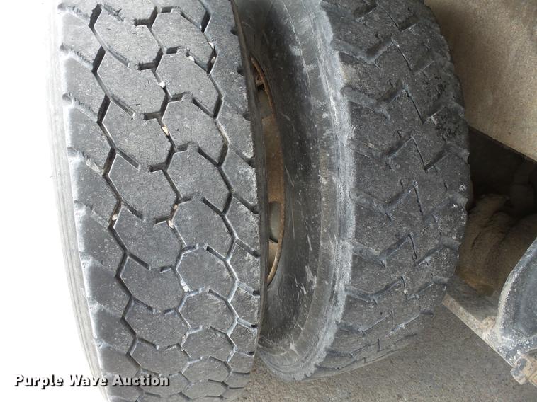 image for item DB7144 2000 Freightliner Century Class feed truck