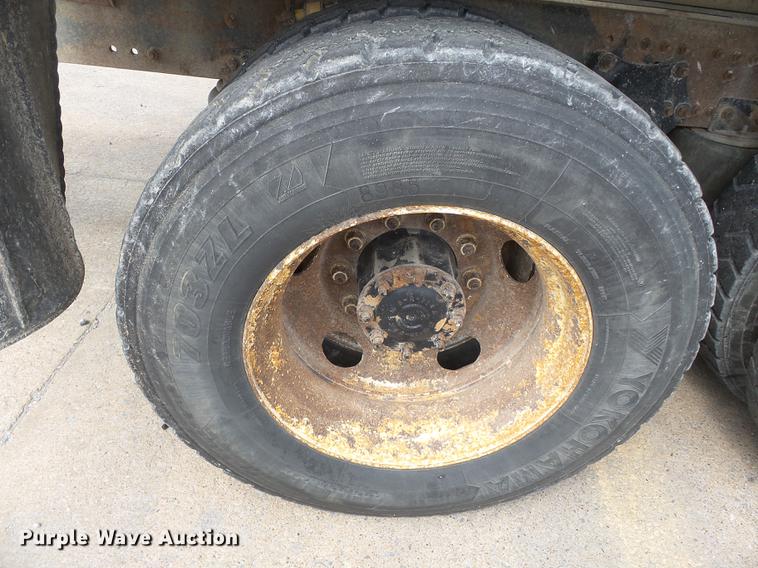 image for item DB7144 2000 Freightliner Century Class feed truck