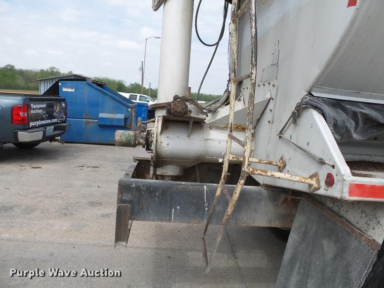 image for item DB7144 2000 Freightliner Century Class feed truck