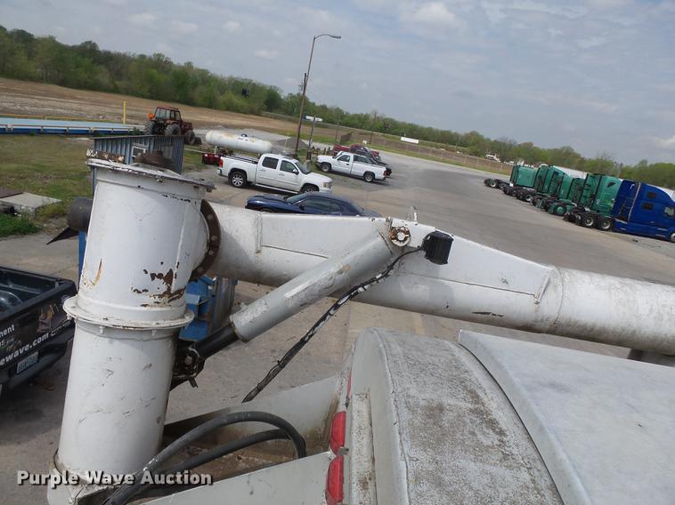 image for item DB7144 2000 Freightliner Century Class feed truck