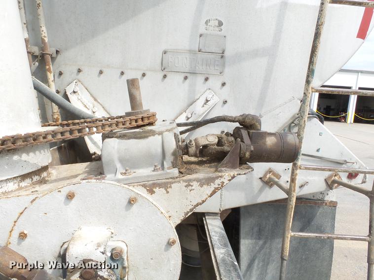 image for item DB7144 2000 Freightliner Century Class feed truck