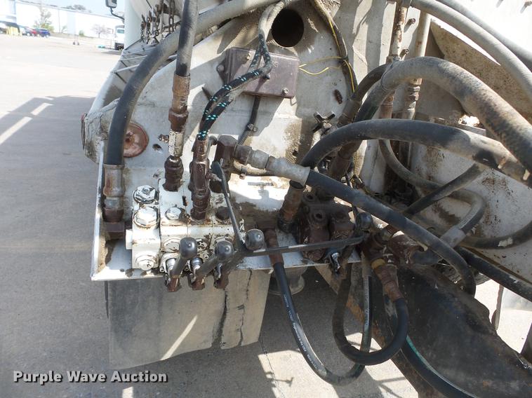 image for item DB7144 2000 Freightliner Century Class feed truck