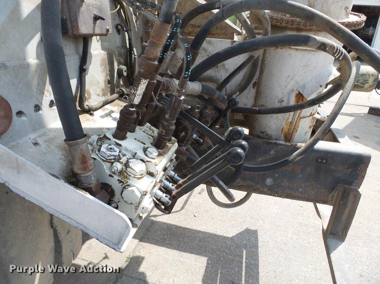 image for item DB7144 2000 Freightliner Century Class feed truck