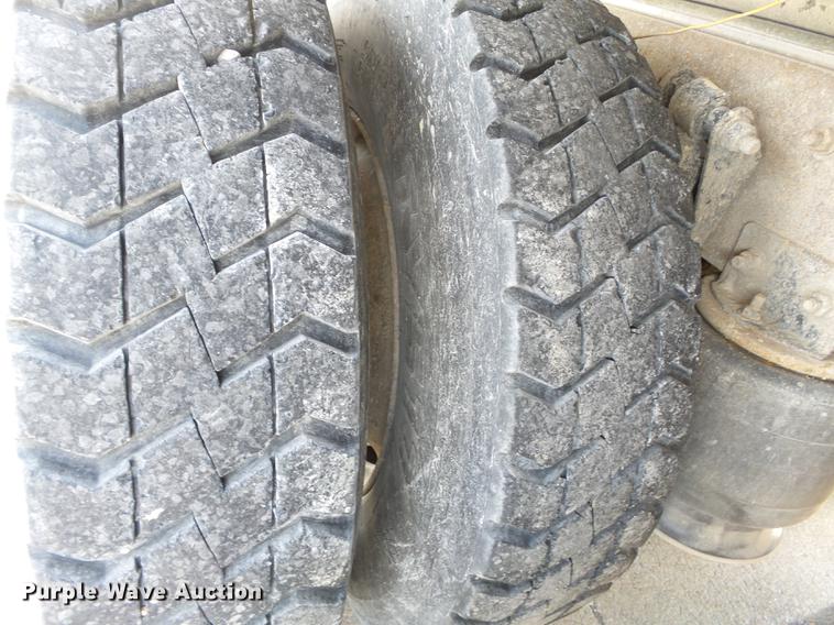 image for item DB7144 2000 Freightliner Century Class feed truck