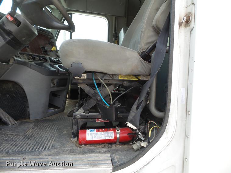 image for item DB7144 2000 Freightliner Century Class feed truck