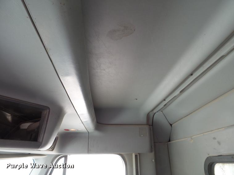 image for item DB7144 2000 Freightliner Century Class feed truck