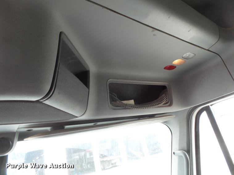 image for item DB7144 2000 Freightliner Century Class feed truck