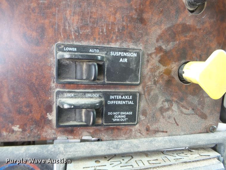 image for item DB7144 2000 Freightliner Century Class feed truck