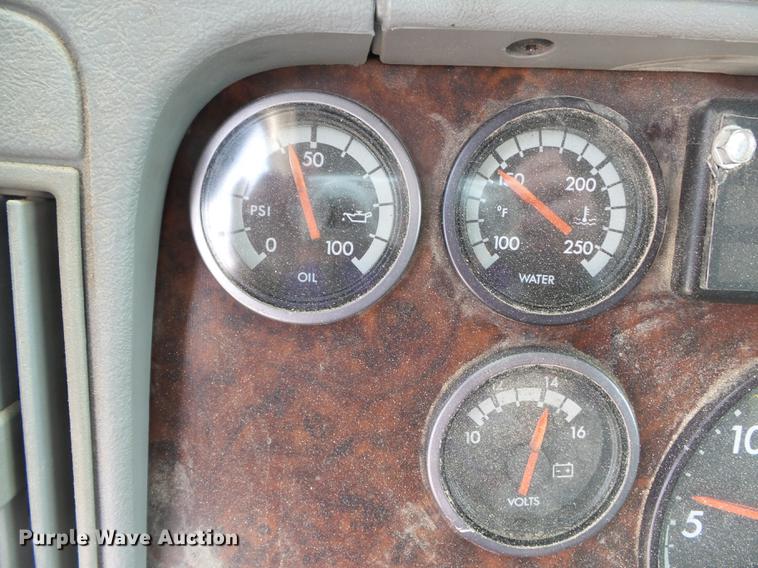 image for item DB7144 2000 Freightliner Century Class feed truck