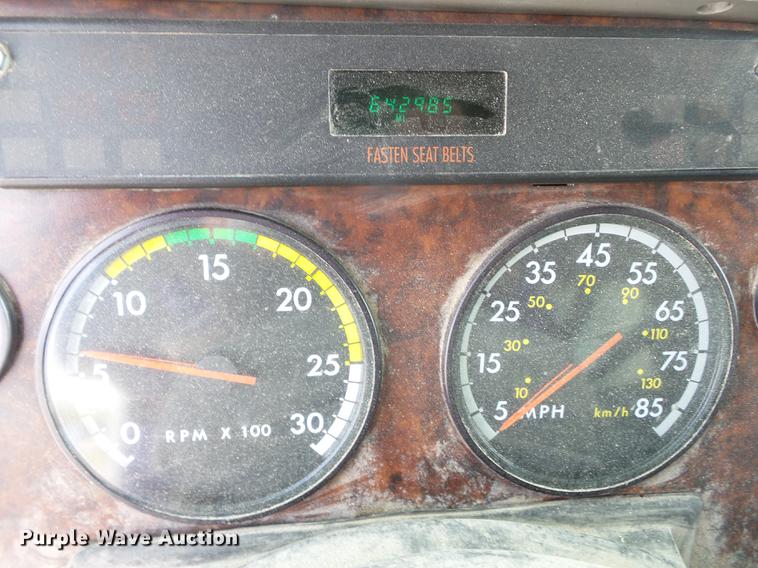 image for item DB7144 2000 Freightliner Century Class feed truck