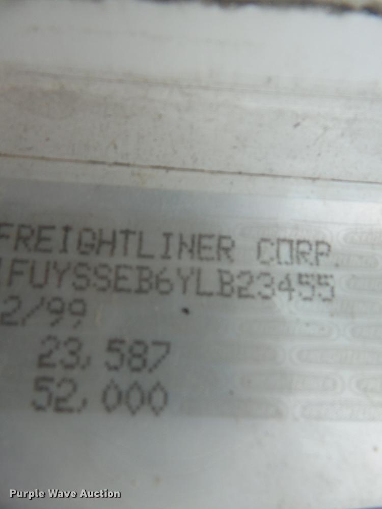 image for item DB7144 2000 Freightliner Century Class feed truck