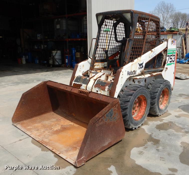 image for item DC0447 2002 Bobcat 753 skid steer