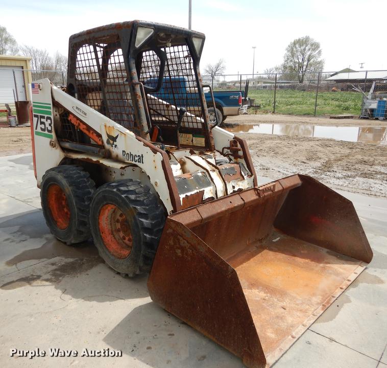 image for item DC0447 2002 Bobcat 753 skid steer