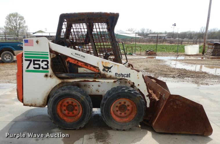 image for item DC0447 2002 Bobcat 753 skid steer