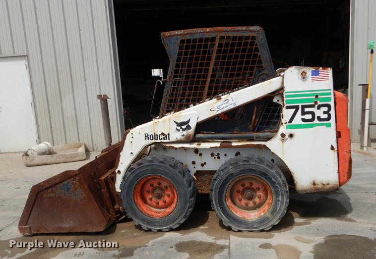 image for item DC0447 2002 Bobcat 753 skid steer
