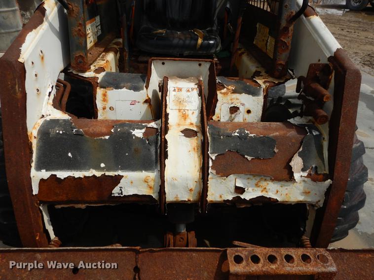 image for item DC0447 2002 Bobcat 753 skid steer