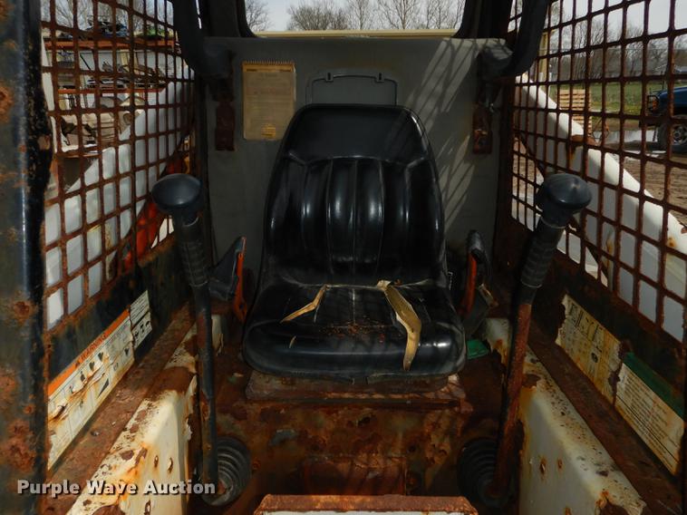 image for item DC0447 2002 Bobcat 753 skid steer