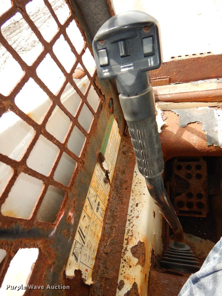 image for item DC0447 2002 Bobcat 753 skid steer