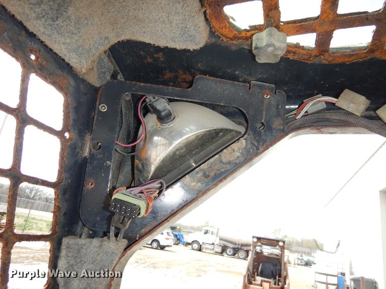 image for item DC0447 2002 Bobcat 753 skid steer