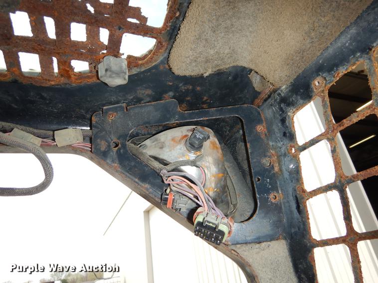 image for item DC0447 2002 Bobcat 753 skid steer