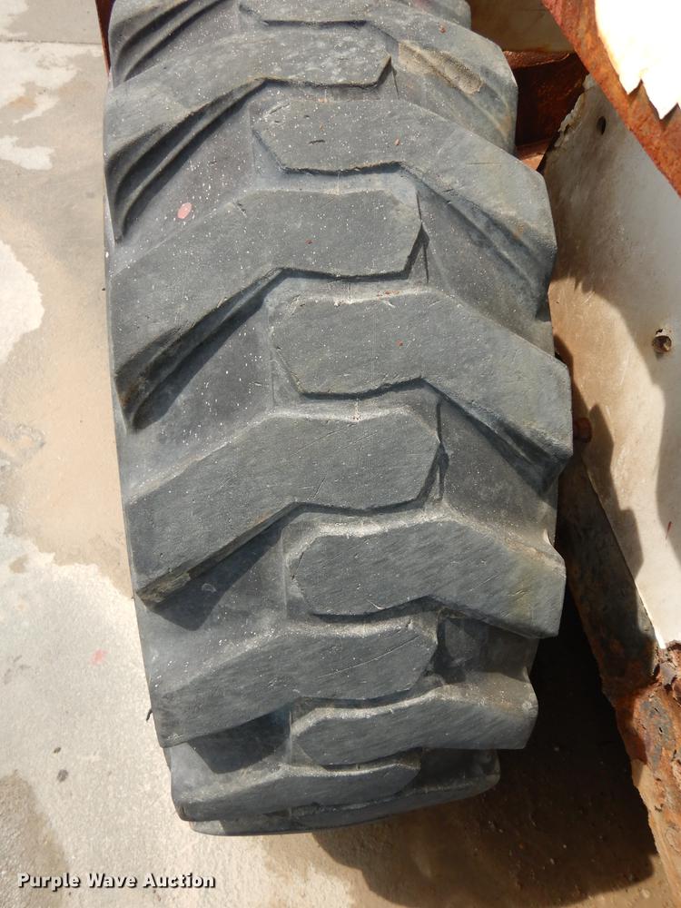 image for item DC0447 2002 Bobcat 753 skid steer