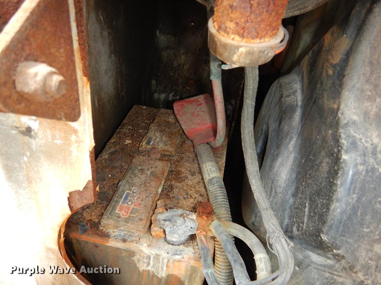 image for item DC0447 2002 Bobcat 753 skid steer