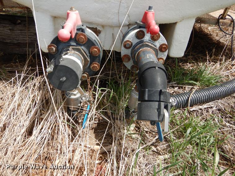 image for item DC0449 Fiberglass tank bed