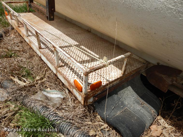 image for item DC0449 Fiberglass tank bed