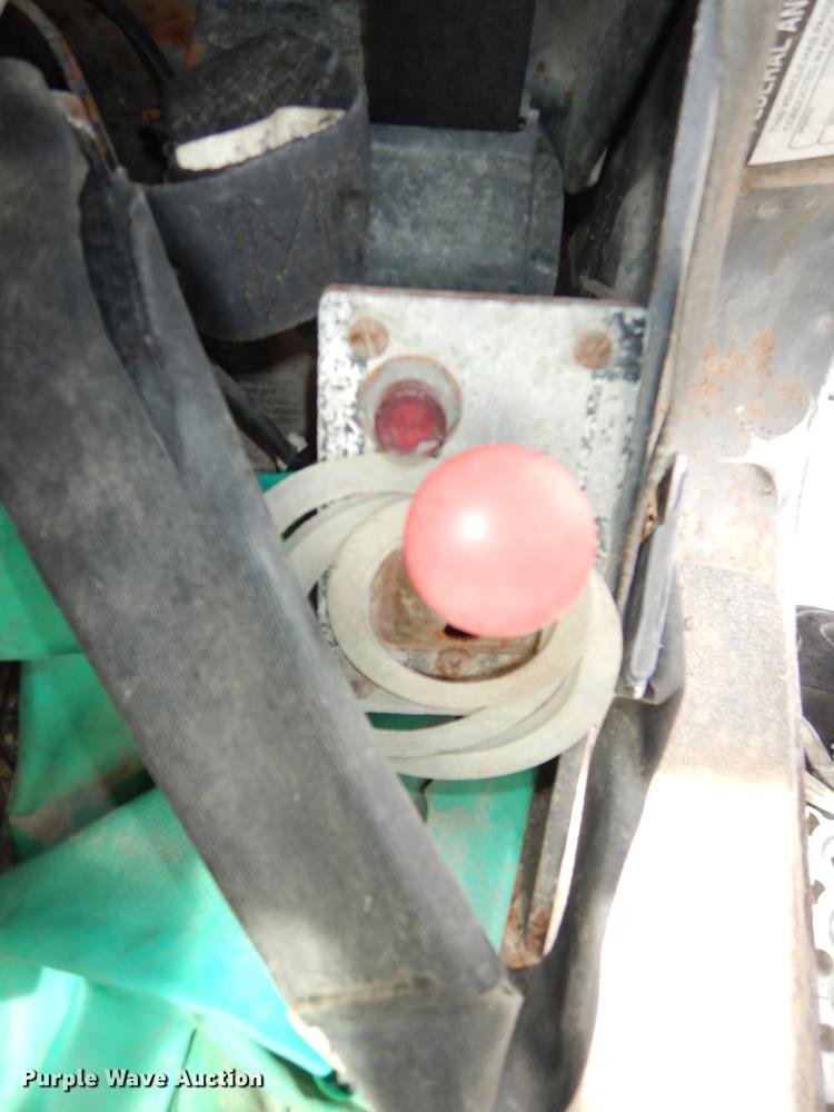 image for item DC0458 1993 Mack RD690S truck cab and chassis