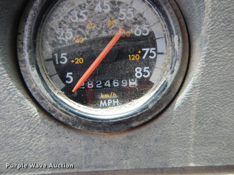 image for item DC0458 1993 Mack RD690S truck cab and chassis