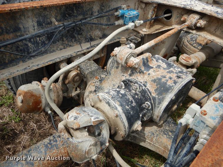 image for item DC0458 1993 Mack RD690S truck cab and chassis