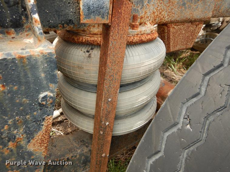 image for item DC0458 1993 Mack RD690S truck cab and chassis