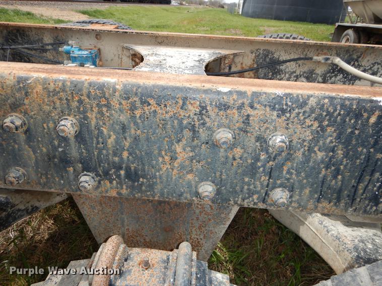 image for item DC0458 1993 Mack RD690S truck cab and chassis