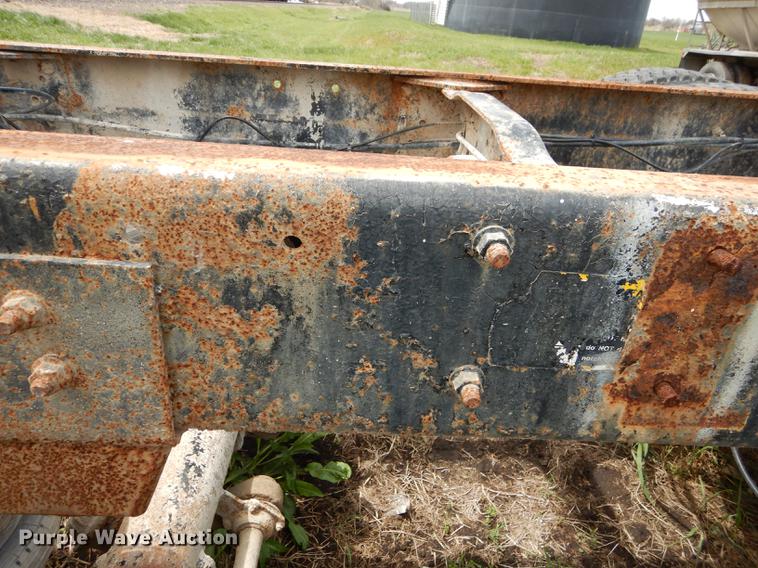 image for item DC0458 1993 Mack RD690S truck cab and chassis