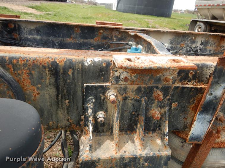 image for item DC0458 1993 Mack RD690S truck cab and chassis