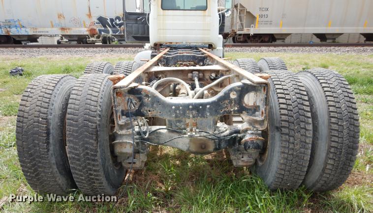 image for item DC0458 1993 Mack RD690S truck cab and chassis