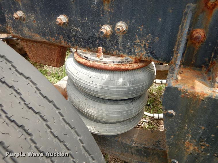 image for item DC0458 1993 Mack RD690S truck cab and chassis