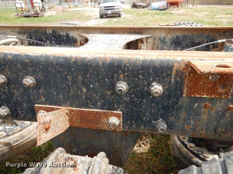 image for item DC0458 1993 Mack RD690S truck cab and chassis