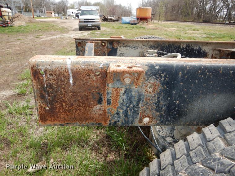 image for item DC0458 1993 Mack RD690S truck cab and chassis