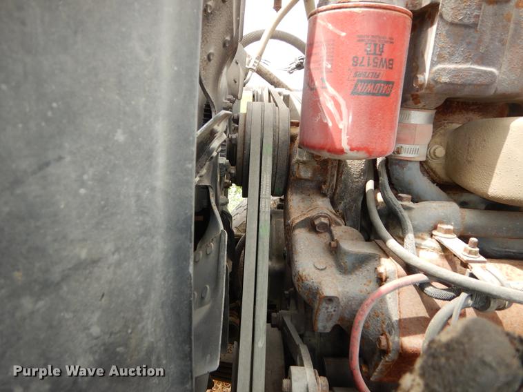 image for item DC0458 1993 Mack RD690S truck cab and chassis