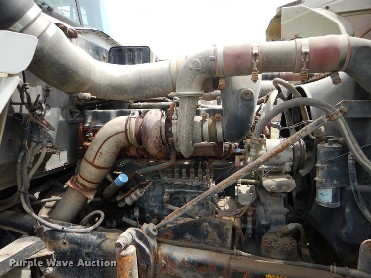 image for item DC0458 1993 Mack RD690S truck cab and chassis