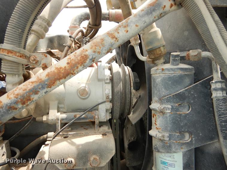 image for item DC0458 1993 Mack RD690S truck cab and chassis