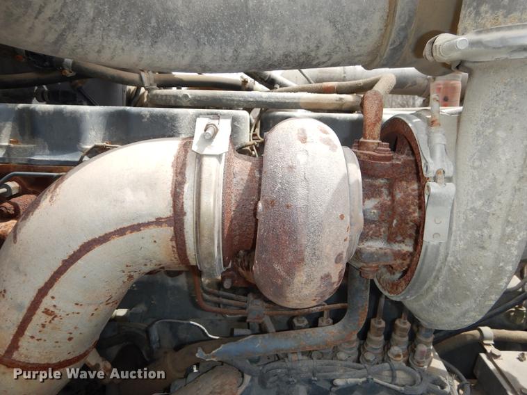 image for item DC0458 1993 Mack RD690S truck cab and chassis