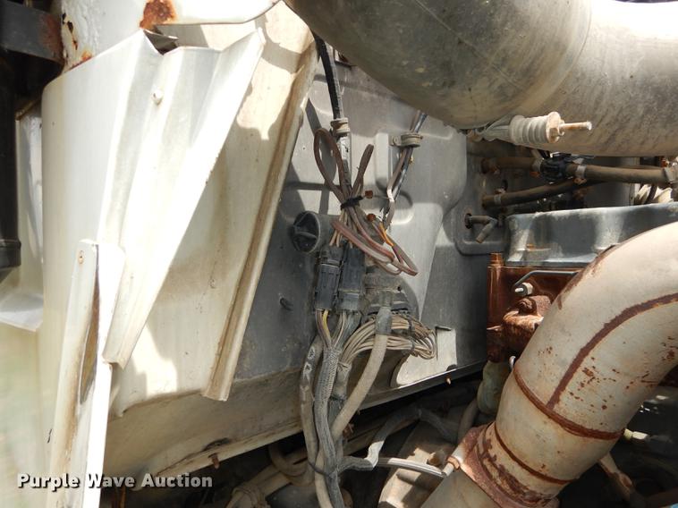 image for item DC0458 1993 Mack RD690S truck cab and chassis