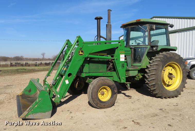 image for item DC0965 1974 John Deere 4430 tractor