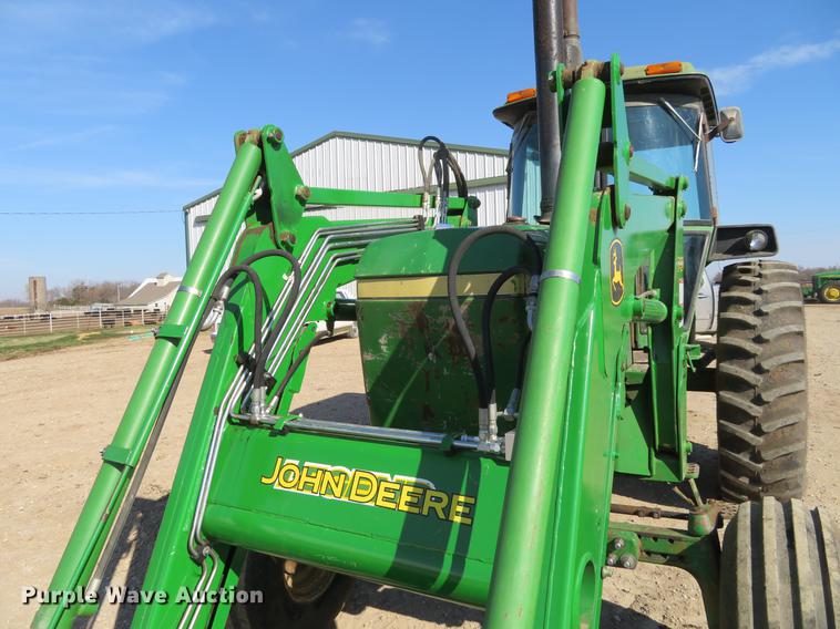 image for item DC0965 1974 John Deere 4430 tractor